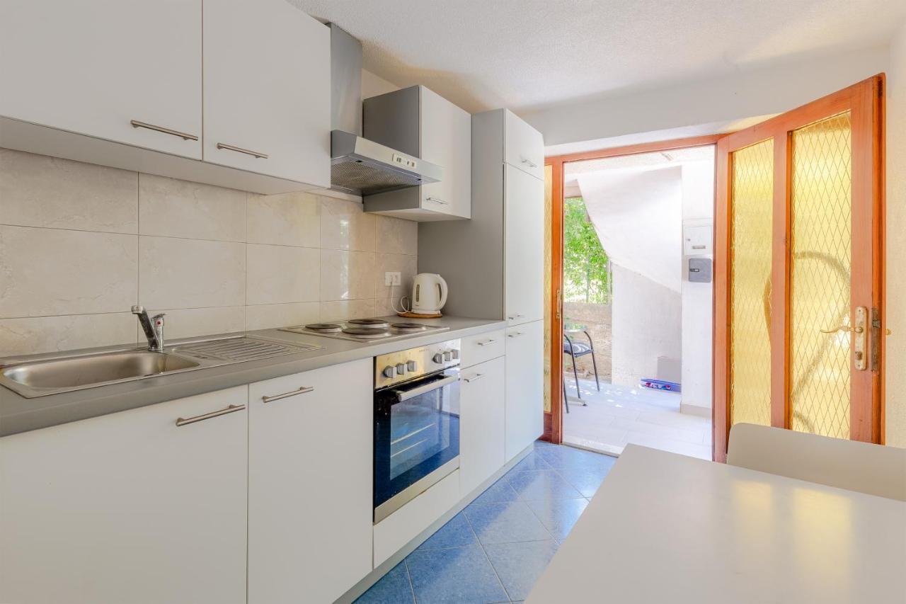 Eco-Apartments With Nice Garden Baška Voda Kültér fotó