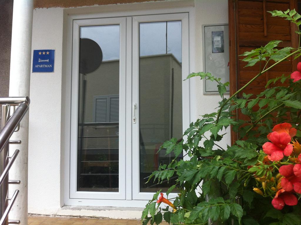 Eco-Apartments With Nice Garden Baška Voda Szoba fotó