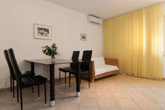 Eco-Apartments With Nice Garden Baška Voda Kültér fotó