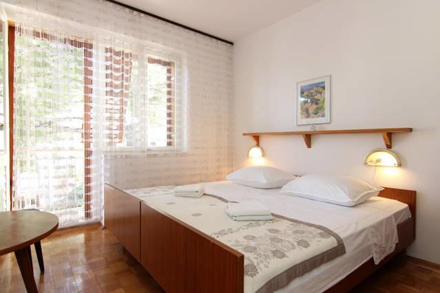 Eco-Apartments With Nice Garden Baška Voda Kültér fotó